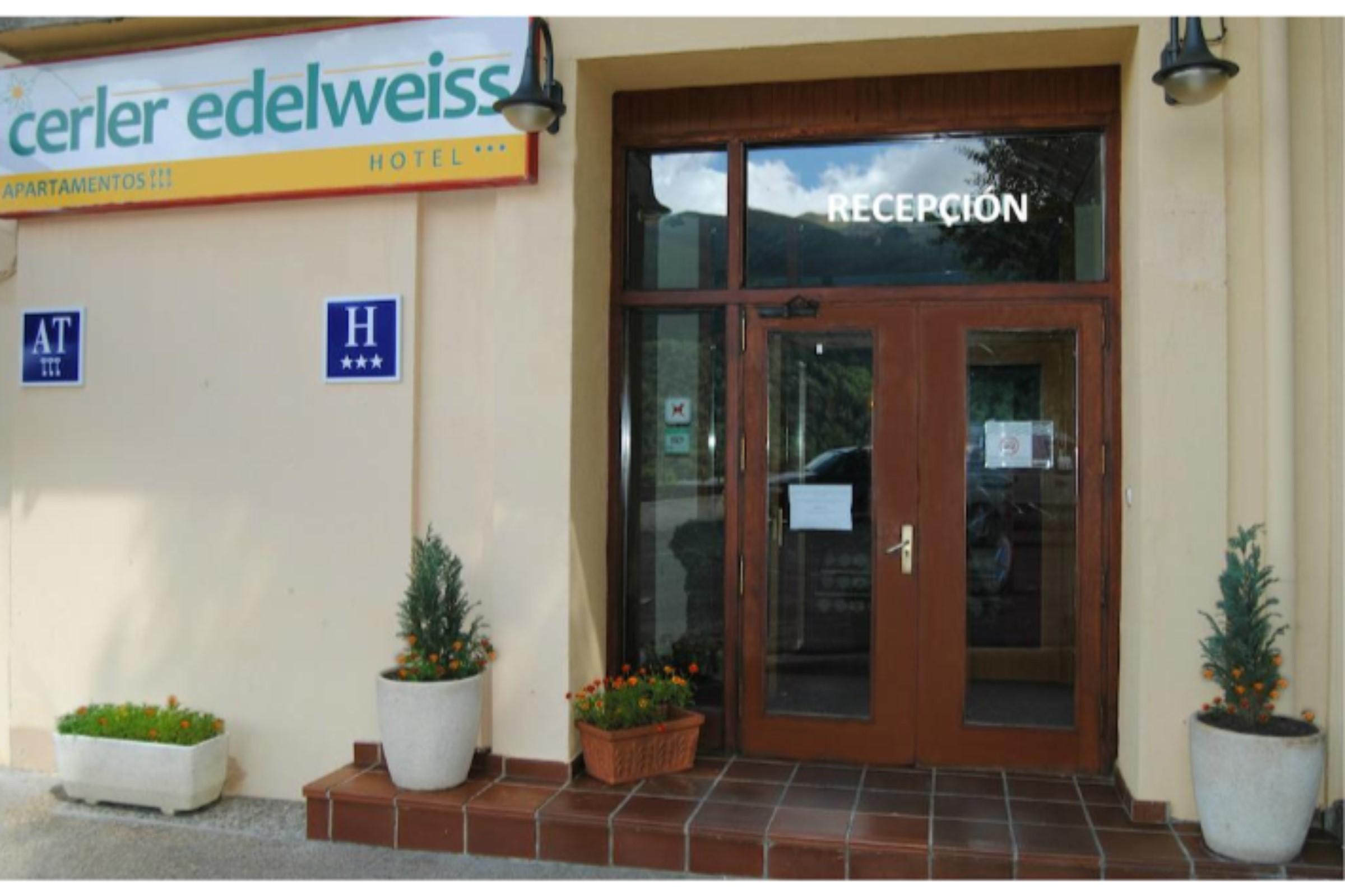 סרלר Hotel Sno Edelweiss מראה חיצוני תמונה